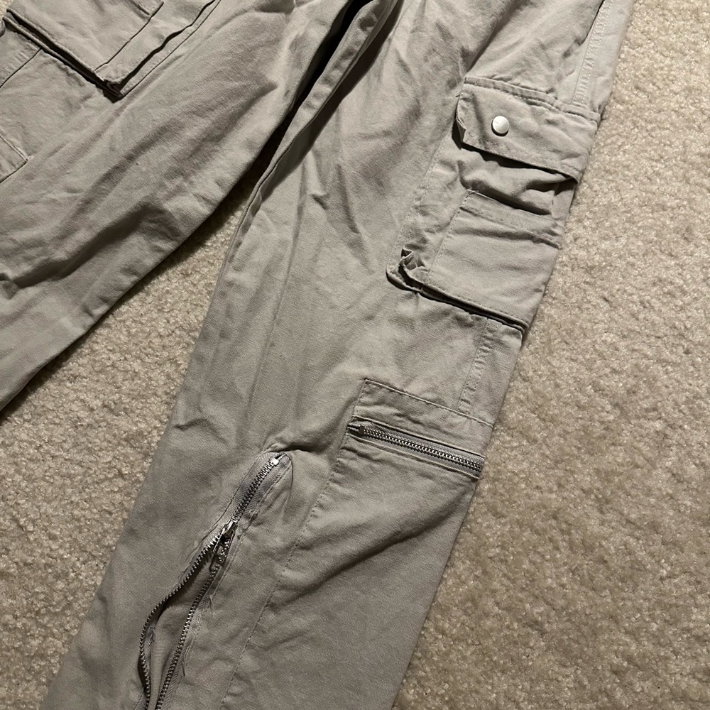 Men's Gray Cargo Pants - Picture 3 of 4